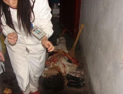 血腥實拍:狠心女子殺夫后自殺現(xiàn)場(組圖)