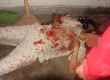 血腥實拍:狠心女子殺夫后自殺現(xiàn)場(組圖)