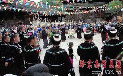 ��ɽ�����ϲ�^�����¹������DƬ����