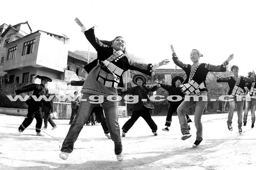 �_(t��i)��������ɫ�W(xu��)У�̌W(xu��)��(j��ng)��(j��)�p�A