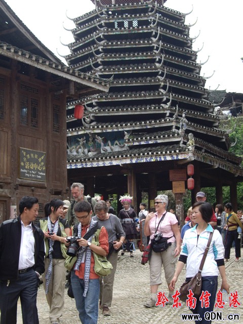 ��ƽ�����l(xi��ng)��һկ�����d��կ���λ𱩣��D��