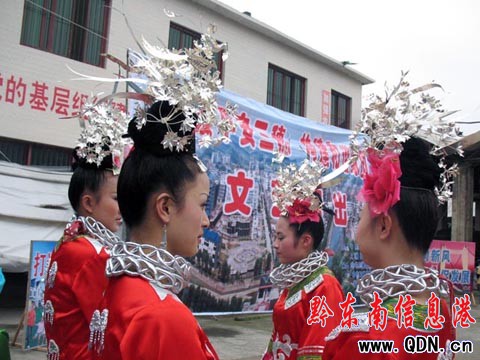 平安三穗文藝巡演今日開場(組圖)