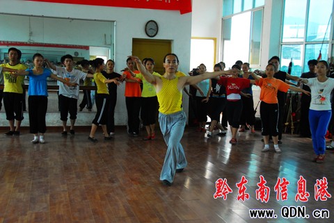 北京舞蹈藝術家 錦雞舞故鄉傳技藝(組圖)