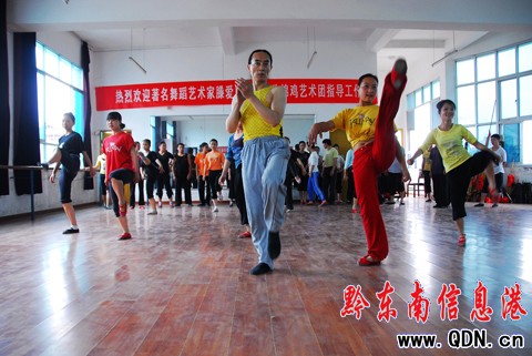 北京舞蹈藝術家 錦雞舞故鄉傳技藝(組圖)