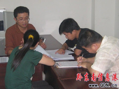 凱里開展公共客運(yùn)交通特許經(jīng)營權(quán)順延工作