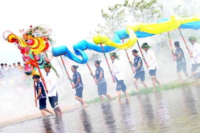 �\���h�e����ˮ�����׻�ӣ��D��