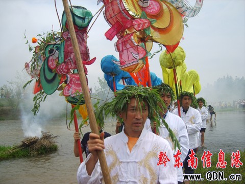 錦屏:新化舞獅耍水龍異彩神秘(組圖)