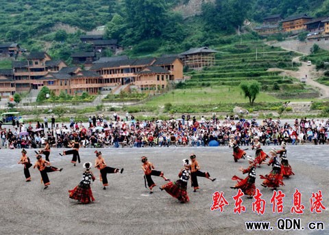 ��ɽ���ο���կ�gϲ�^���գ��M�D��