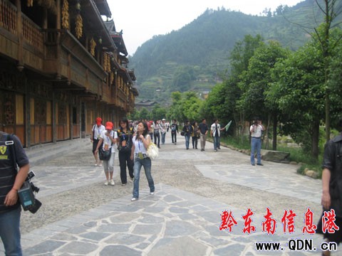 走進西江千戶苗寨 品味原生態民族文化(圖)