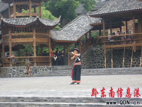 走進西江千戶苗寨 品味原生態民族文化(圖)