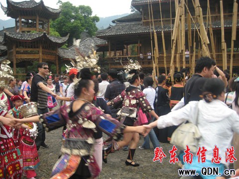 走進西江千戶苗寨 品味原生態民族文化(圖)