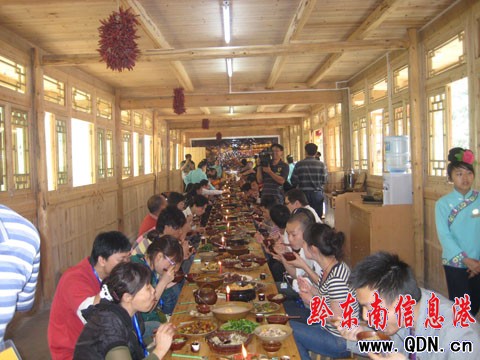 走進西江千戶苗寨 品味原生態民族文化(圖)