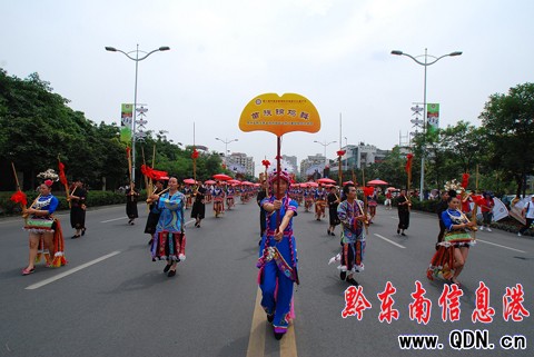 ��կ�\�u�衰�ɶ������|�Ļ���չ�ݣ��M�D��