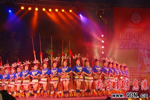 丹寨苗族錦雞舞亮相蓉城舞臺(組圖)