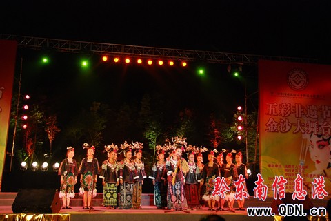 丹寨苗族錦雞舞亮相蓉城舞臺(組圖)