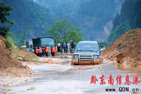 因暴雨襲擊 導致我州多條國省干線交通中斷