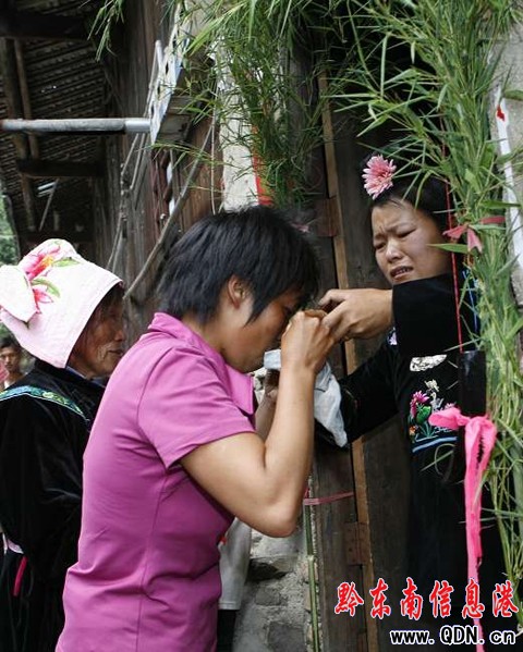 �������lʮ���� Ů������ص��ң��M�D��