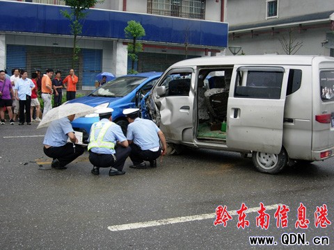劍河兩車“相吻” 一死二傷(圖)