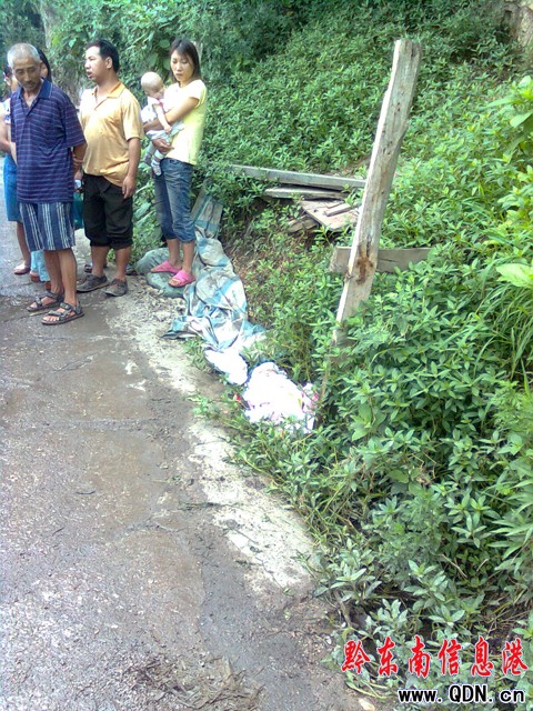 二商場(chǎng)發(fā)現(xiàn)死嬰 群眾疑其遭狠心父母拋棄