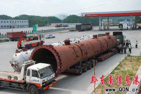 “又長又大”巨無霸在玉凱高速被查獲(圖)