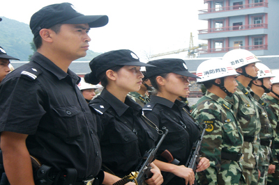 黃平:警民攜手“保平安、促和諧”(圖)