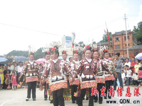 �����Ů�������� �r��չչ�F���L���D��