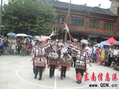 �����Ů�������� �r��չչ�F���L���D��