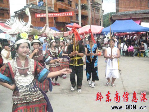 �����Ů�������� �r��չչ�F���L���D��