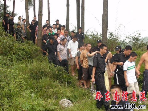 “刀鋒突擊隊”出擊 搗毀“搖包谷籽”賭窩