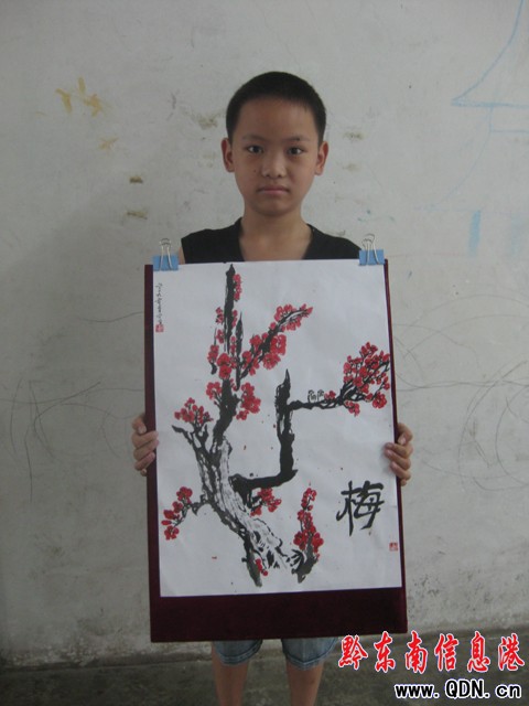 凱里農婦目不識丁繪出300幅畫 只為熏陶兒子