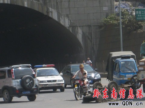 ���wɽ�����ڰl(f��)����ͨ�¹� ��݆˾�C���؂�(�D)