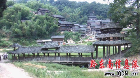 黎平山村發(fā)現(xiàn)清光緒朝風(fēng)雨橋涼亭(圖)
