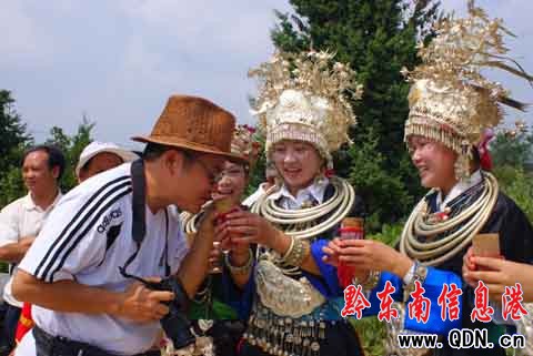 貴州省侗族地區(qū)傳統(tǒng)歌會(huì)“趕歌節(jié)”開幕(圖)