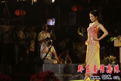 ������С�㡱��ِ֮���������Y�����M�D��