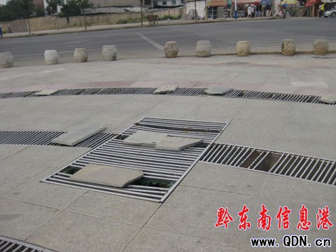 金泉湖休閑廣場路人的隱形陷阱(組圖)