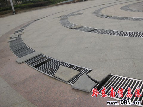 金泉湖休閑廣場路人的隱形陷阱(組圖)