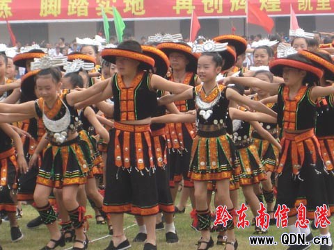 我州2009年教職工籃球賽開幕式 2萬人歡聚