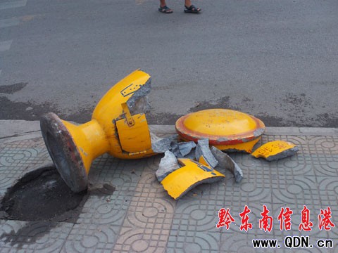 誰動了路邊的垃圾箱(圖)