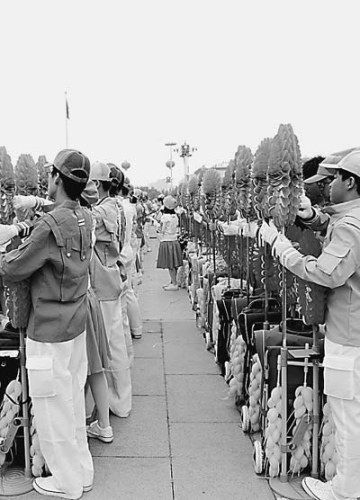 �������ݿ��߄������c�c��8�f��С�W�����R��һ