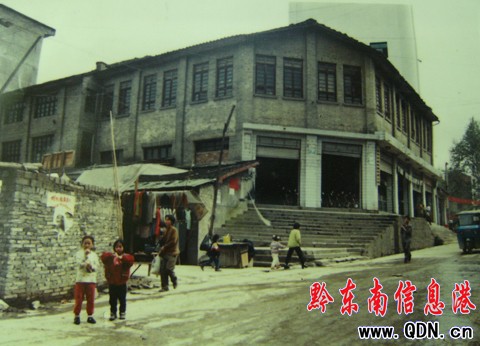 ɼ�l�綱��Ů���Ҹ�������\���h�ǣ��M�D��