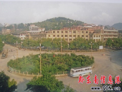 凱里舉行書畫攝影展 60年歷程光輝閃耀(圖)