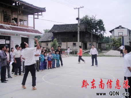 丹寨卡拉——芒筒蘆笙聲聲頌祖國(組圖)