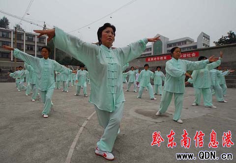 ��կ�����W�e��У�H���ϲӭ���깝(�M�D)