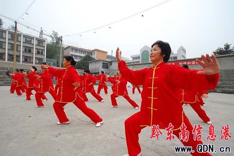 ��կ�����W�e��У�H���ϲӭ���깝(�M�D)