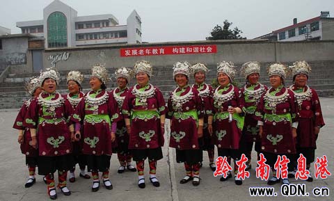 ��կ�����W�e��У�H���ϲӭ���깝(�M�D)