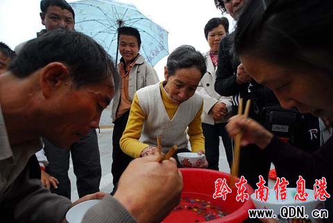 丹寨:老年趣味運(yùn)動(dòng)迎重陽(組圖)