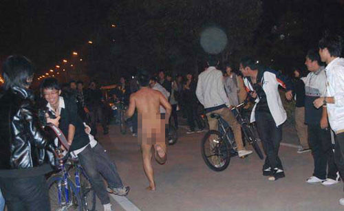 �㱼����Ѹ�ײ����ڶ��I�푶���֮����܇���_ʼ���� �DƬ���ԾW(w��ng)�j