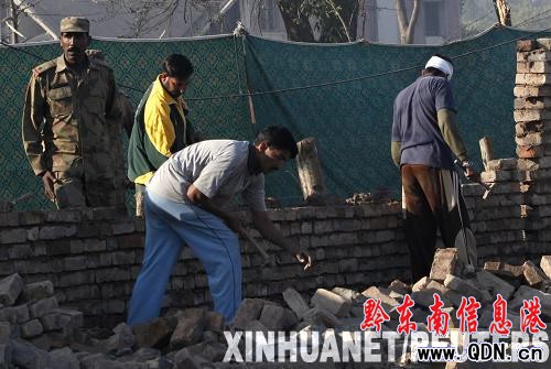 �ͻ�˹̹��ɳ������ը���u��11������(�M�D)