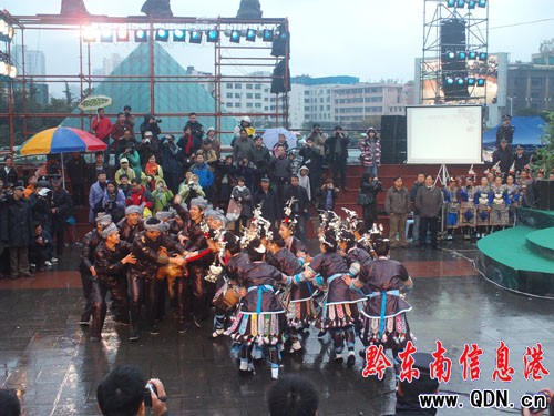 ����ԭ���B�@�Gʡ�� ���I���c���僺Ůͬ��