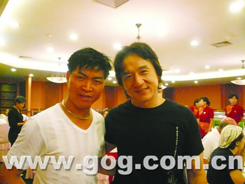 �������ºÝh����(zh��n) ����С�����l(xi��ng)�[���_(t��i)���D��